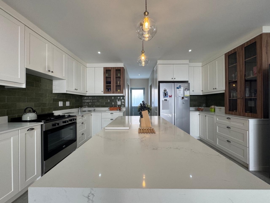 3 Bedroom Property for Sale in Blue Lagoon Western Cape
